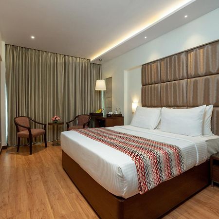 Fariyas Hotel Mumbai , Colaba Exterior foto