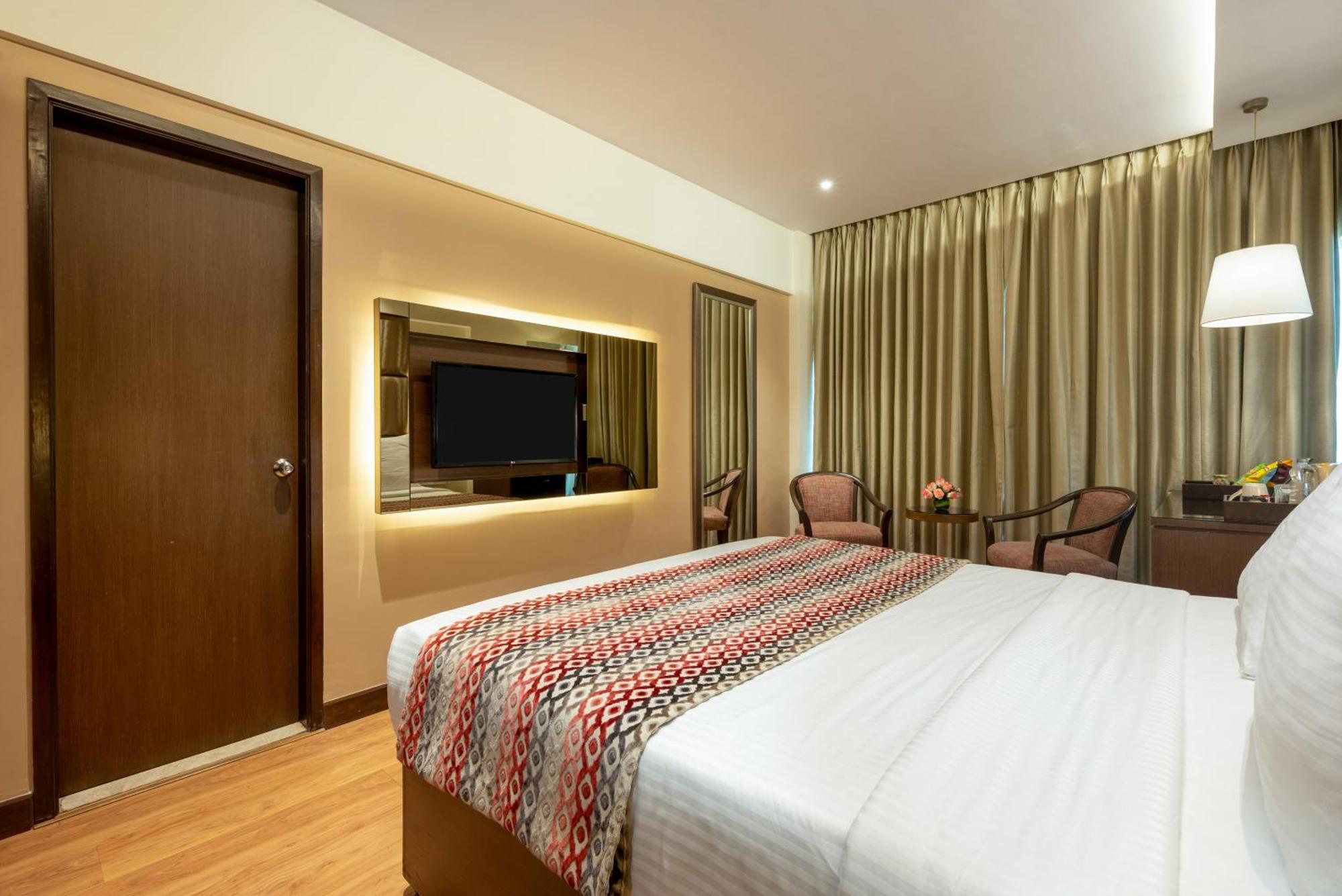 Fariyas Hotel Mumbai , Colaba Exterior foto