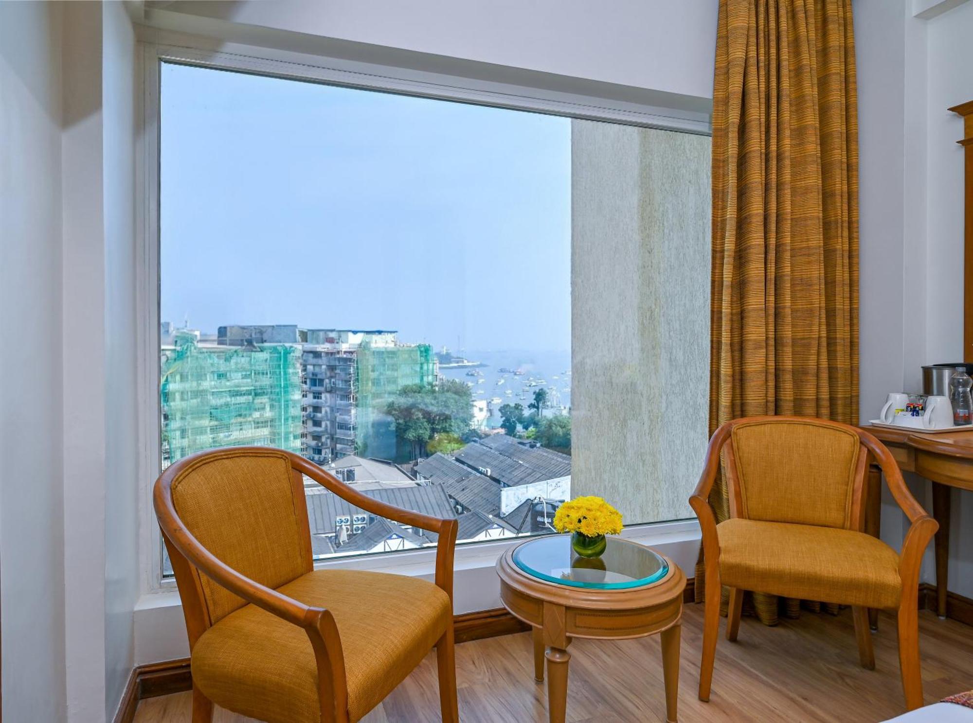 Fariyas Hotel Mumbai , Colaba Exterior foto