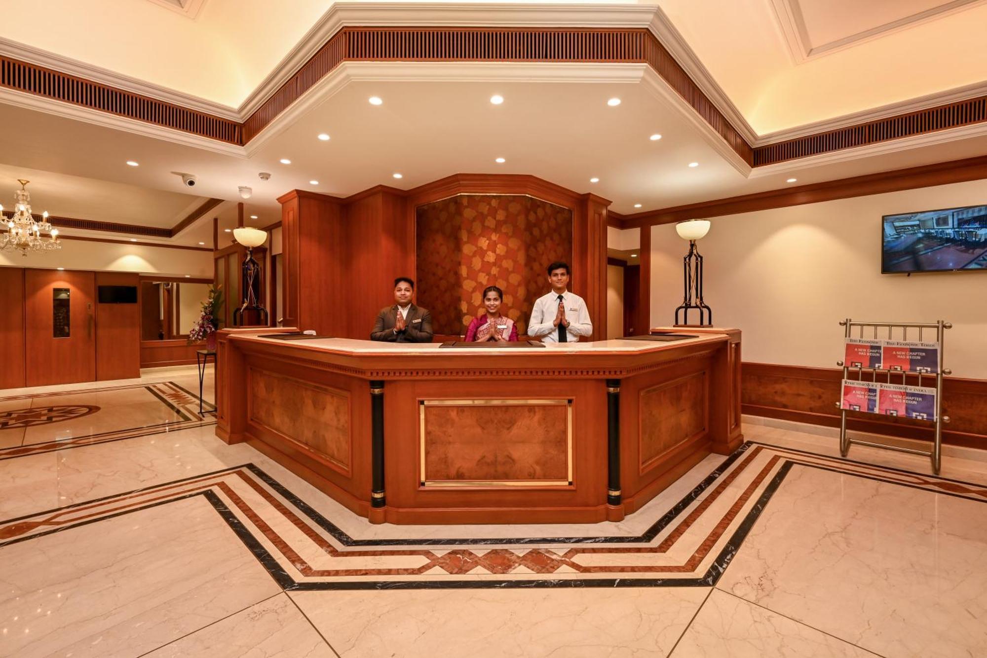 Fariyas Hotel Mumbai , Colaba Exterior foto
