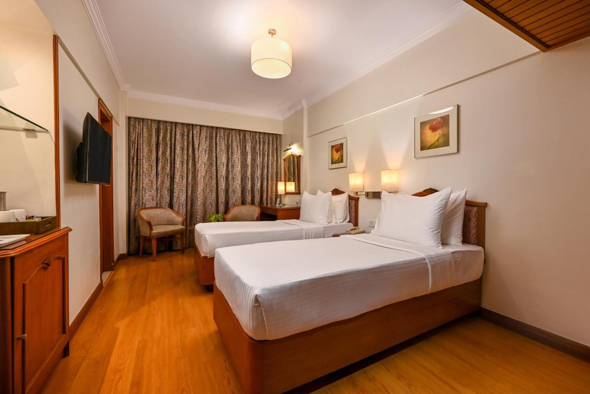 Fariyas Hotel Mumbai , Colaba Exterior foto