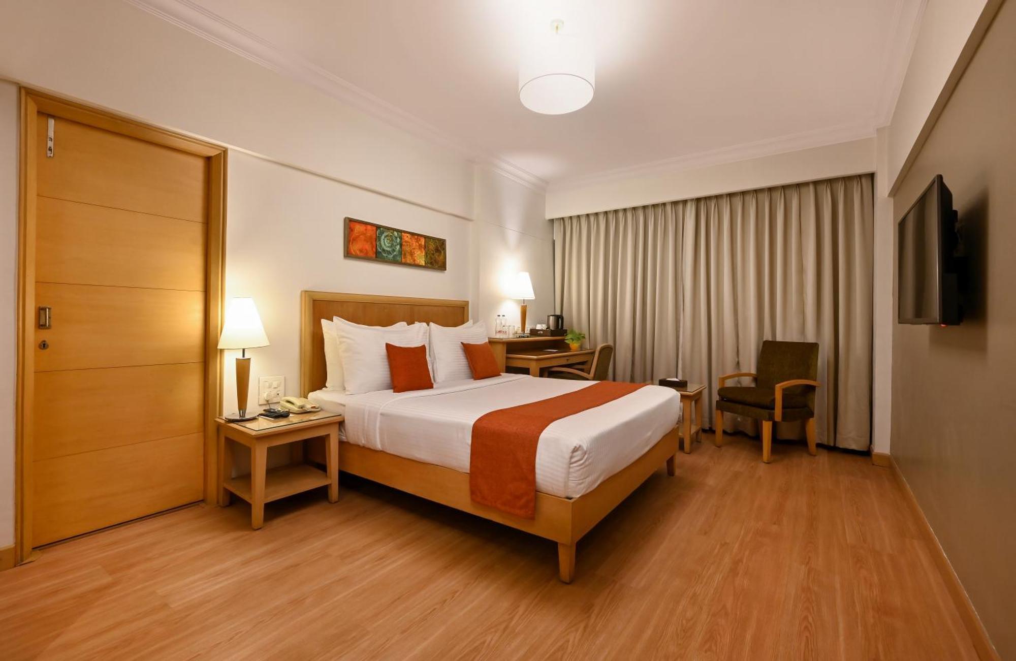 Fariyas Hotel Mumbai , Colaba Exterior foto